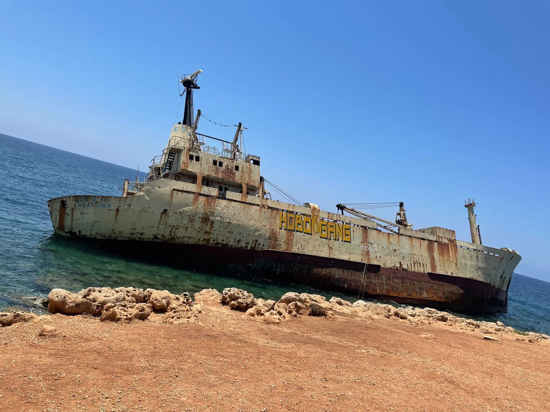 Het scheepswrak Edro III voor de kust bij Peyia