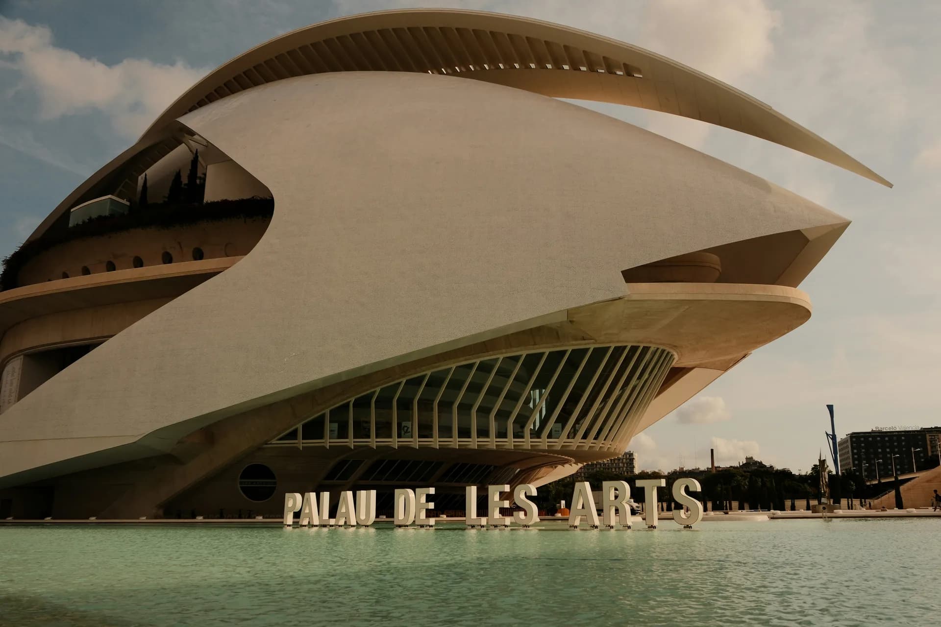Palau de les Arts in de Stad van Kunst en Wetenschap in Valencia