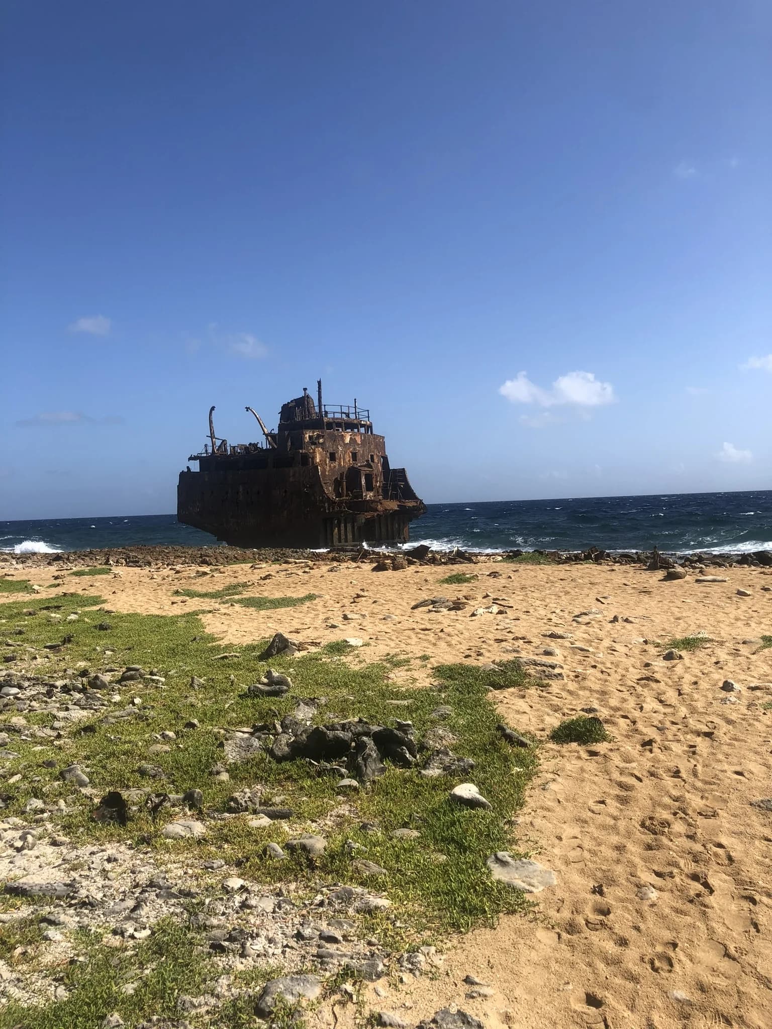 Verweerd scheepswrak aan de kust van Klein Curaçao