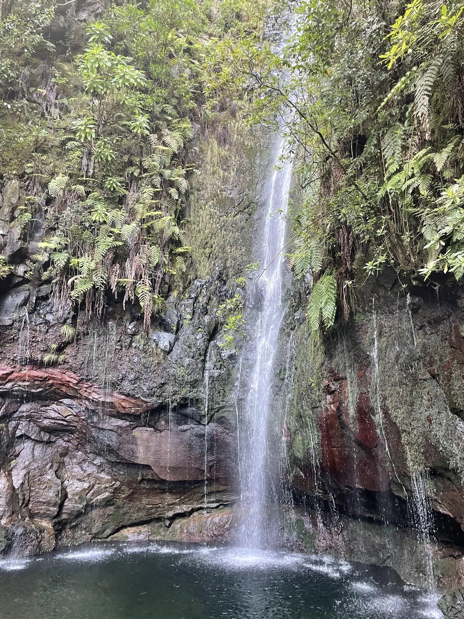 Waterval langs de wandelroutes in Rabaçal