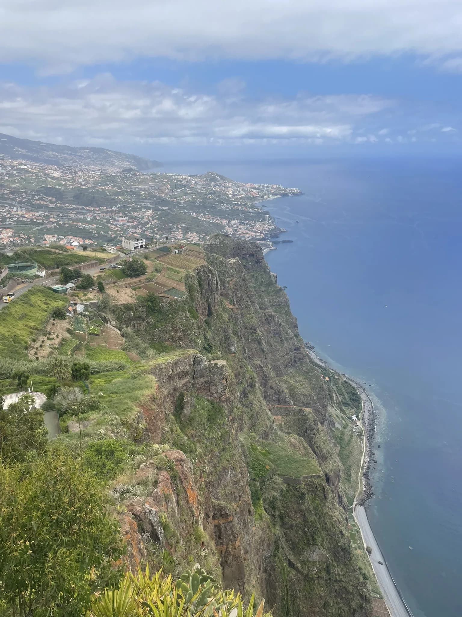 Uitzicht vanaf Cabo Girão over de steile kust