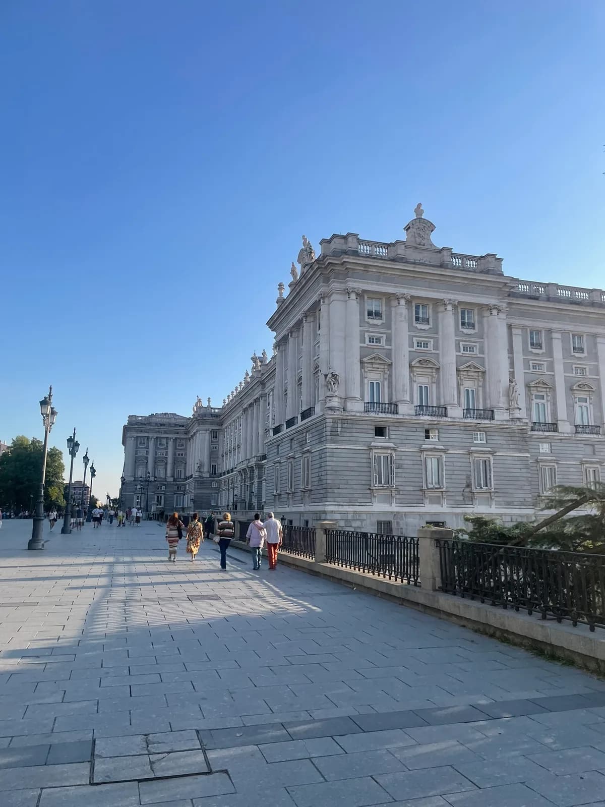 Wandelpad langs het Koninklijk Paleis van Madrid