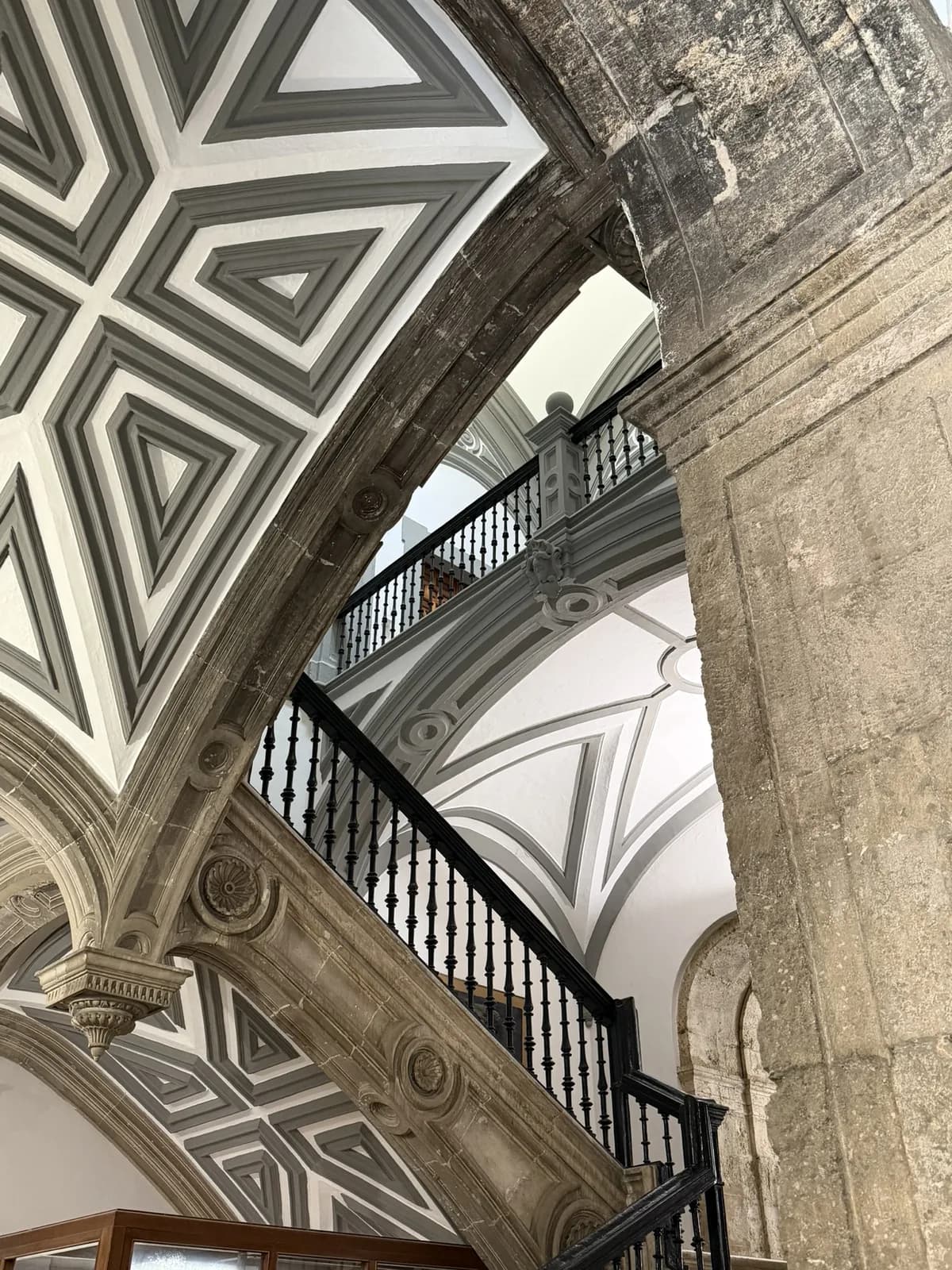 Monumentale trap in de Real Fábrica de Tabacos in Sevilla