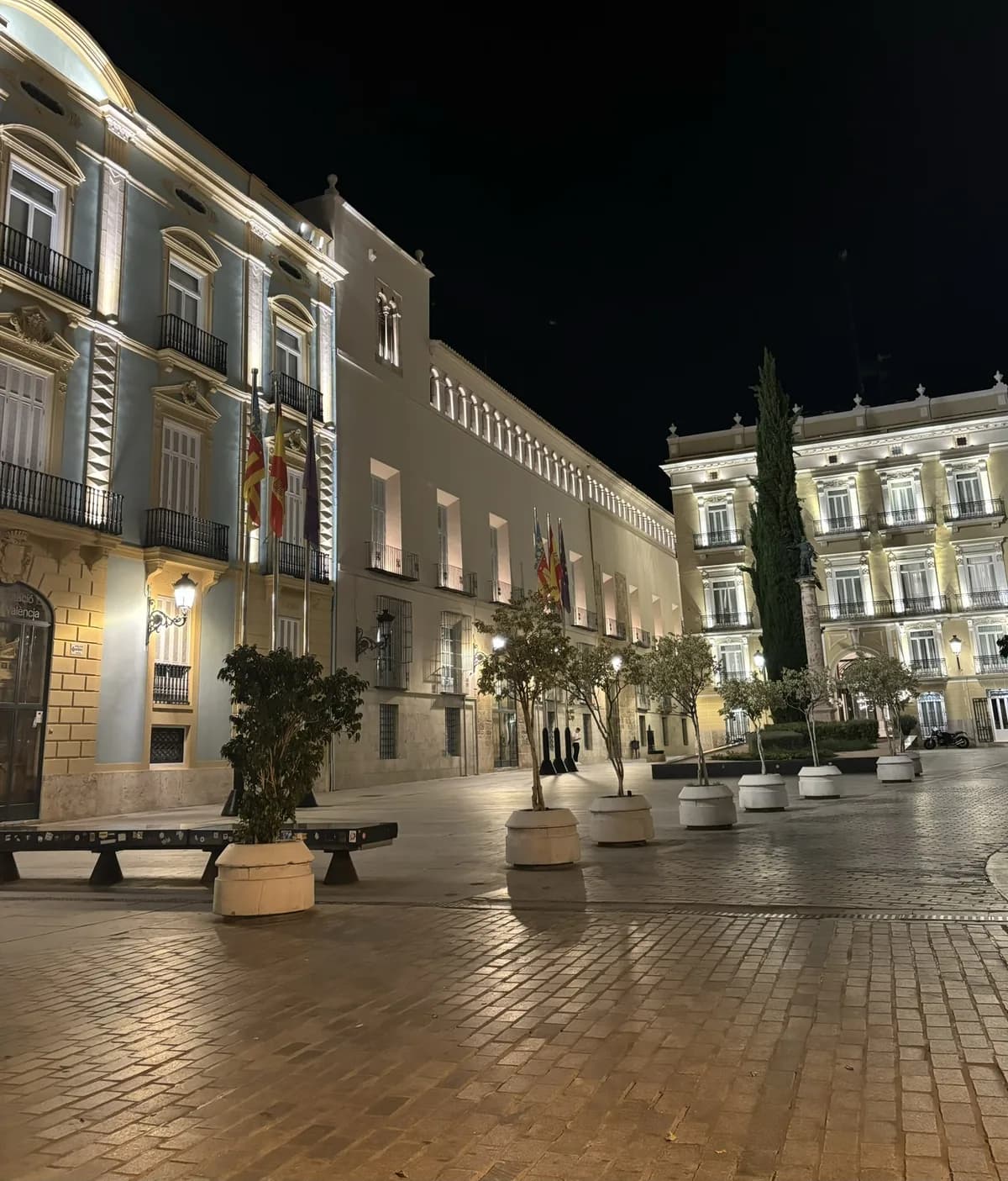 Plaza de Manises in Valencia in het avondlicht